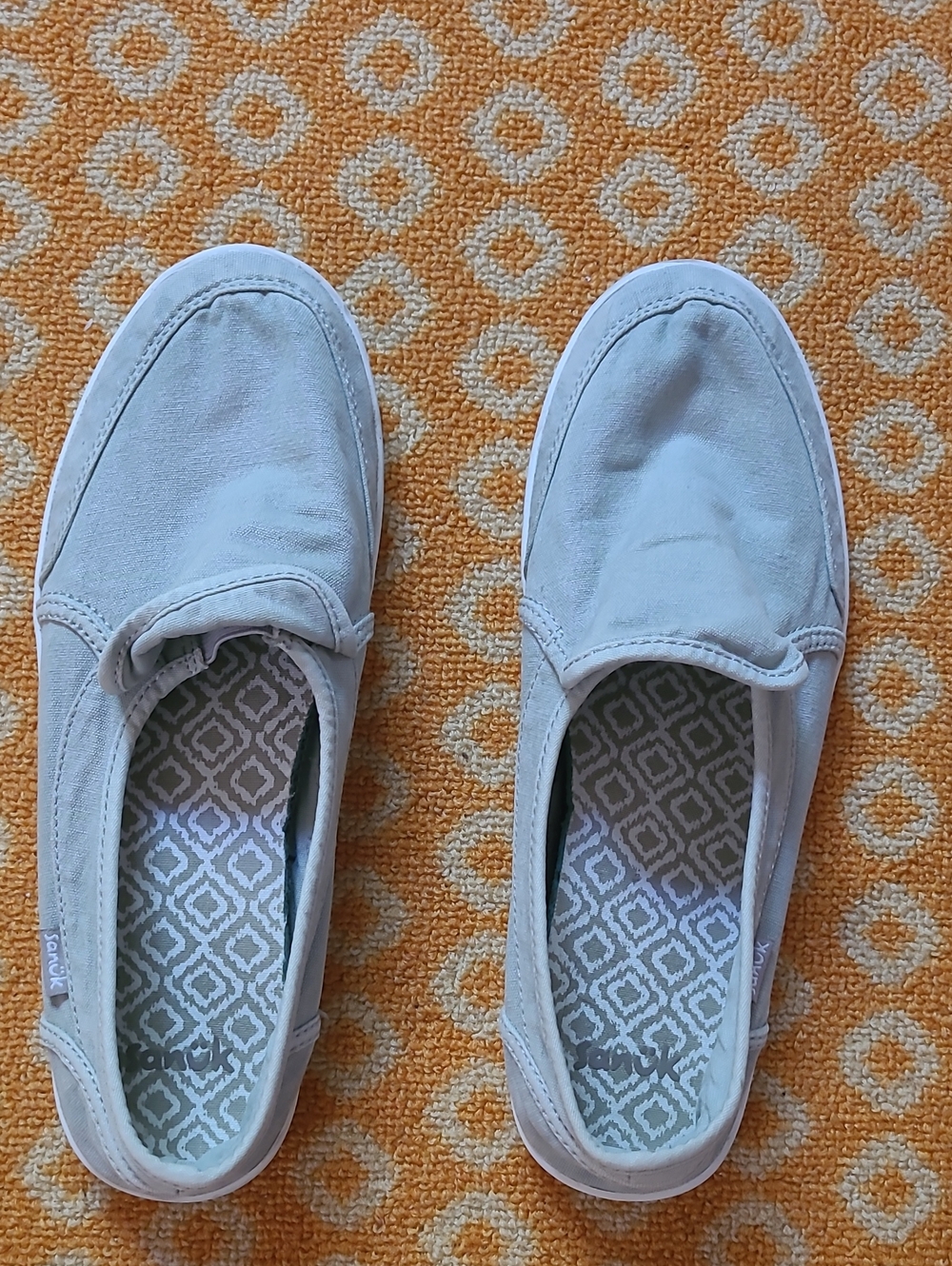 Sage Green Sanuks 8.5 Good Shape